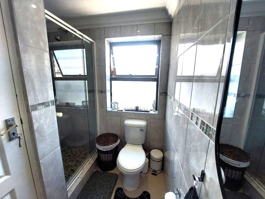 3 Bedroom Property for Sale in Gordons Bay Central Western Cape